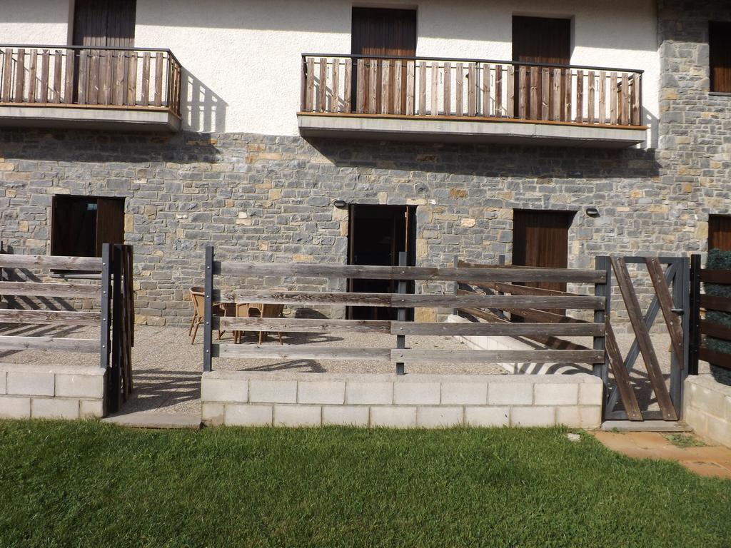 Roca Nevada Suites Villanua Luaran gambar