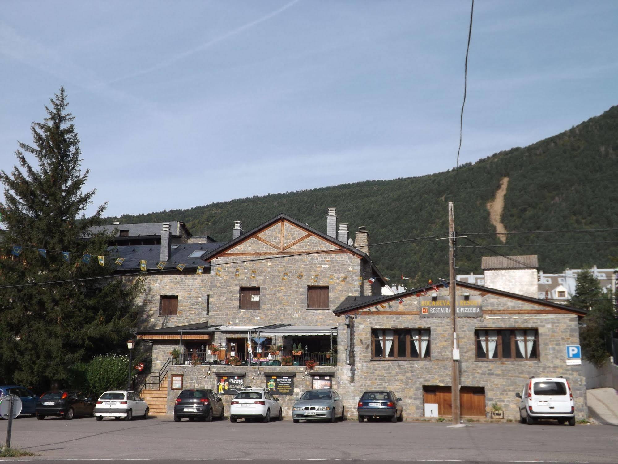 Roca Nevada Suites Villanua Luaran gambar
