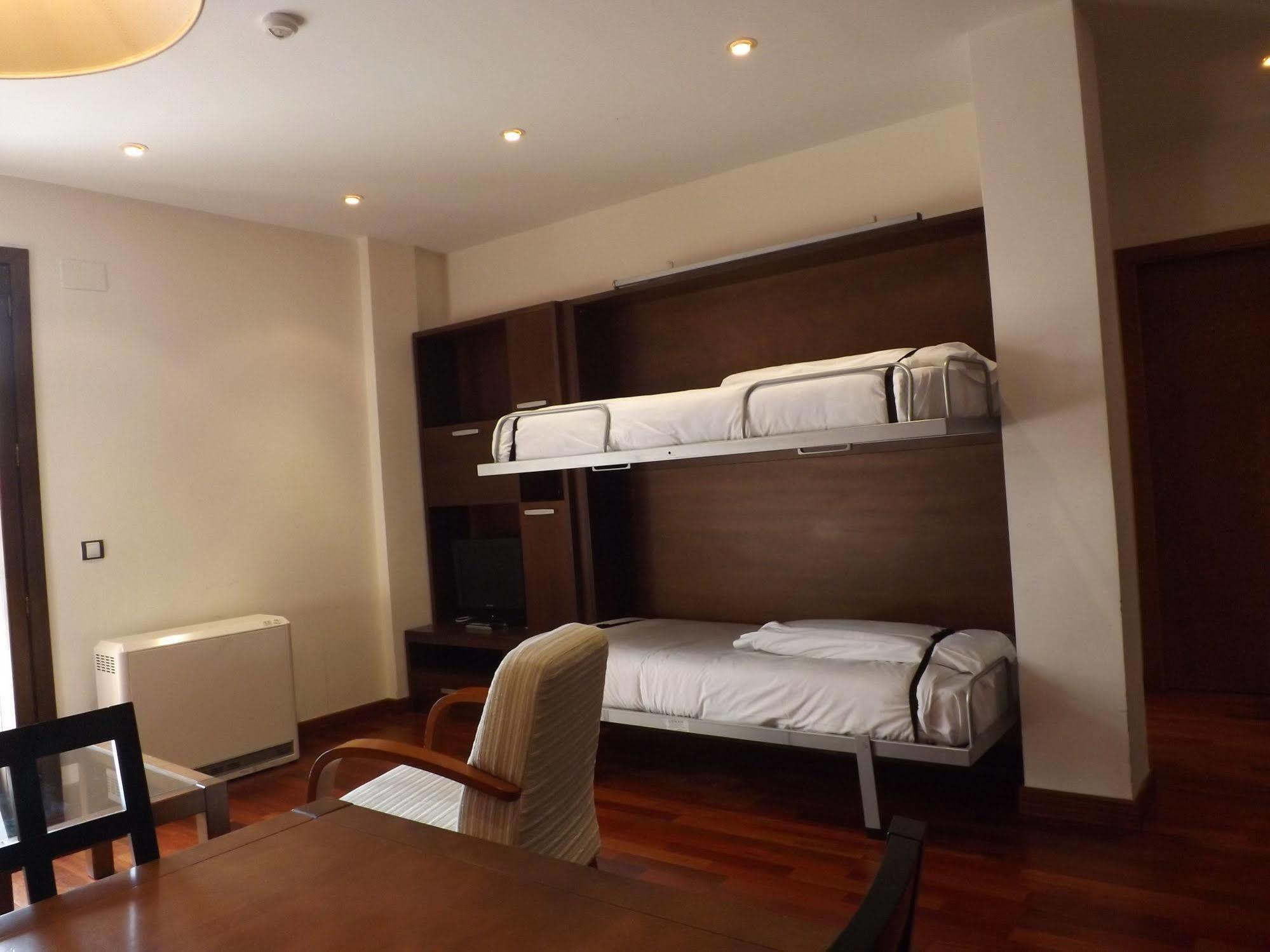 Roca Nevada Suites Villanua Luaran gambar